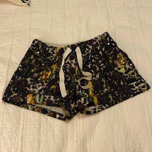 Perfect condition, size 6, pockets